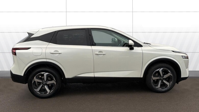 Nissan Qashqai 1.3 DiG-T MH N-Connecta 5dr Petrol Hatchback